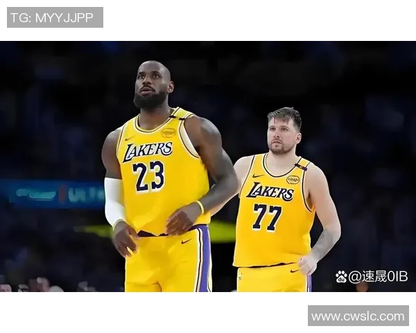 湖人对决热火第四场精彩回顾与赛后分析全方位解读比赛亮点与关键时刻